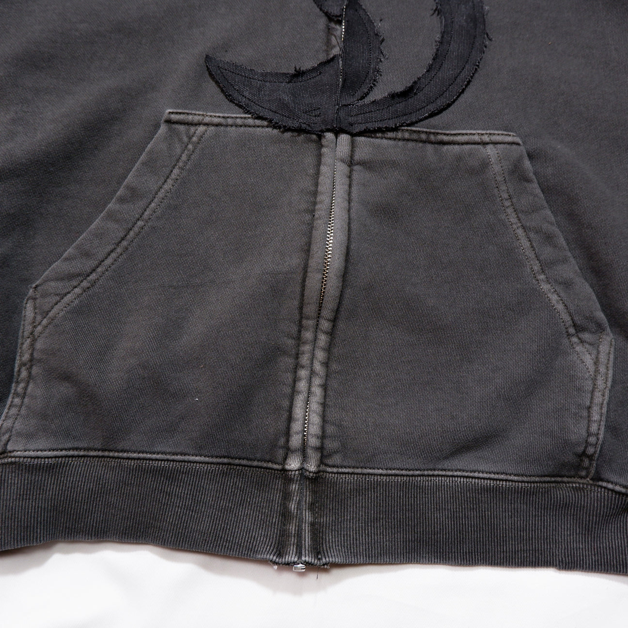 CRACK ZIP HOODIE