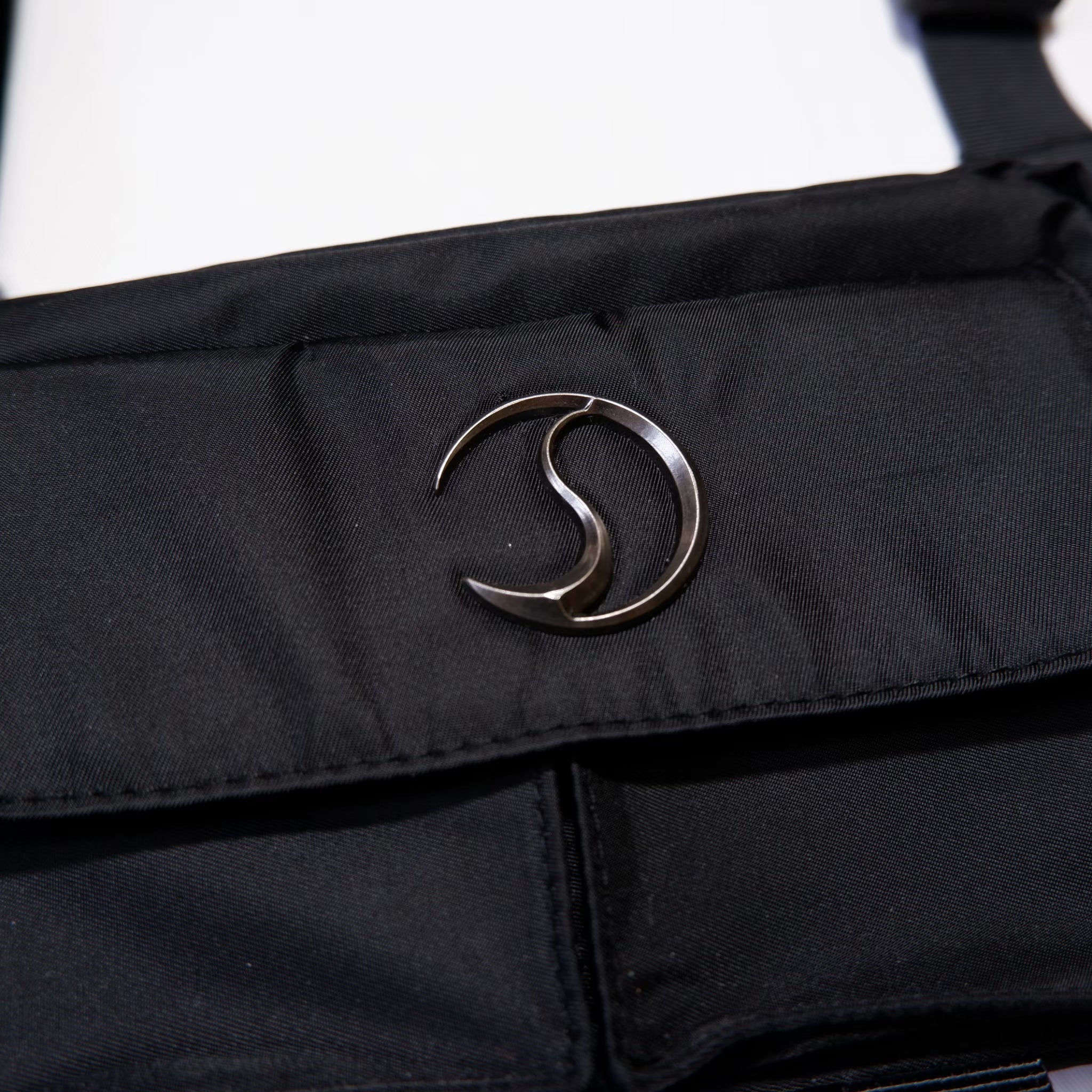 CRACK METAL shoulder BAG