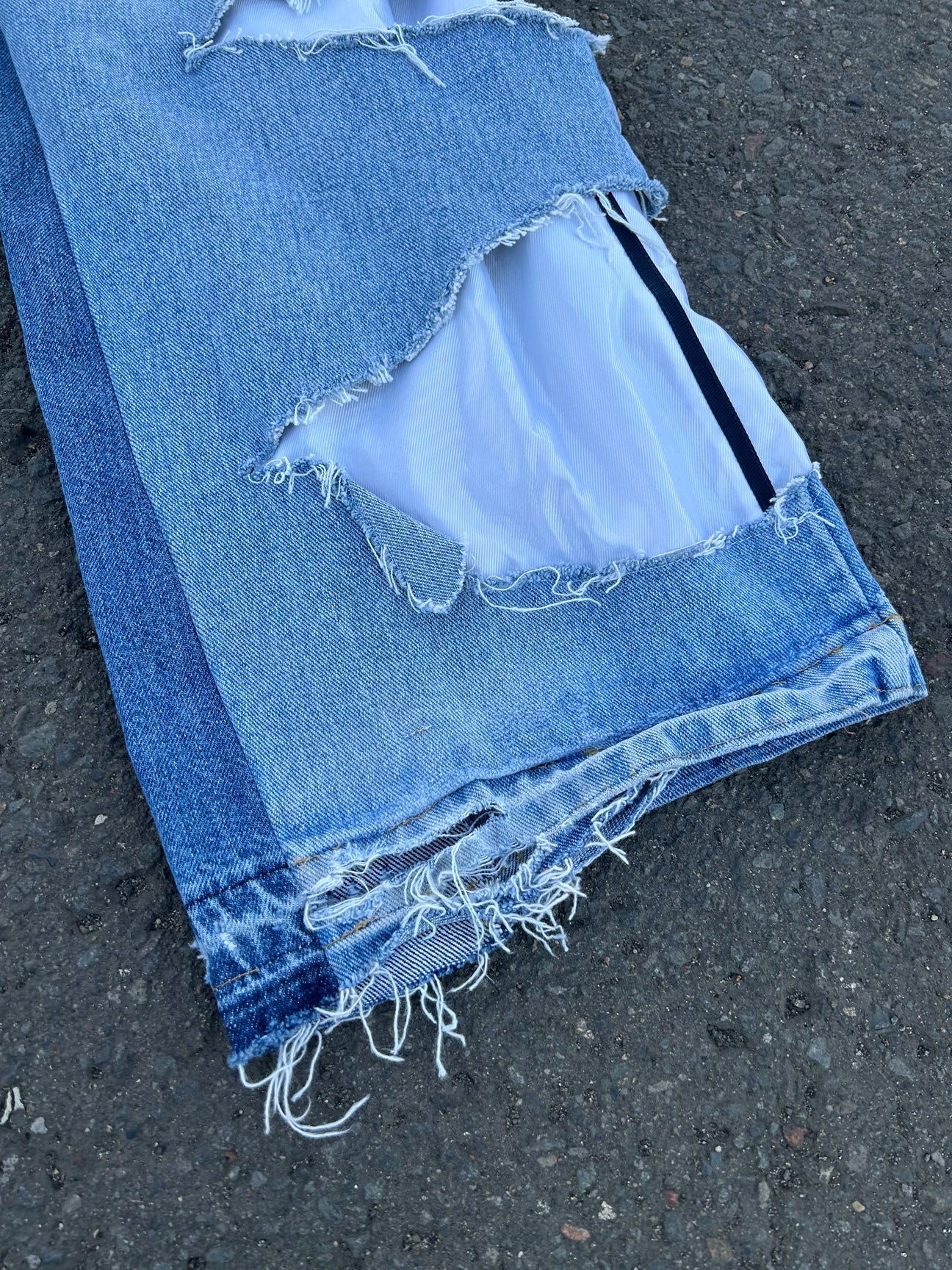 mechanical damage denim pants