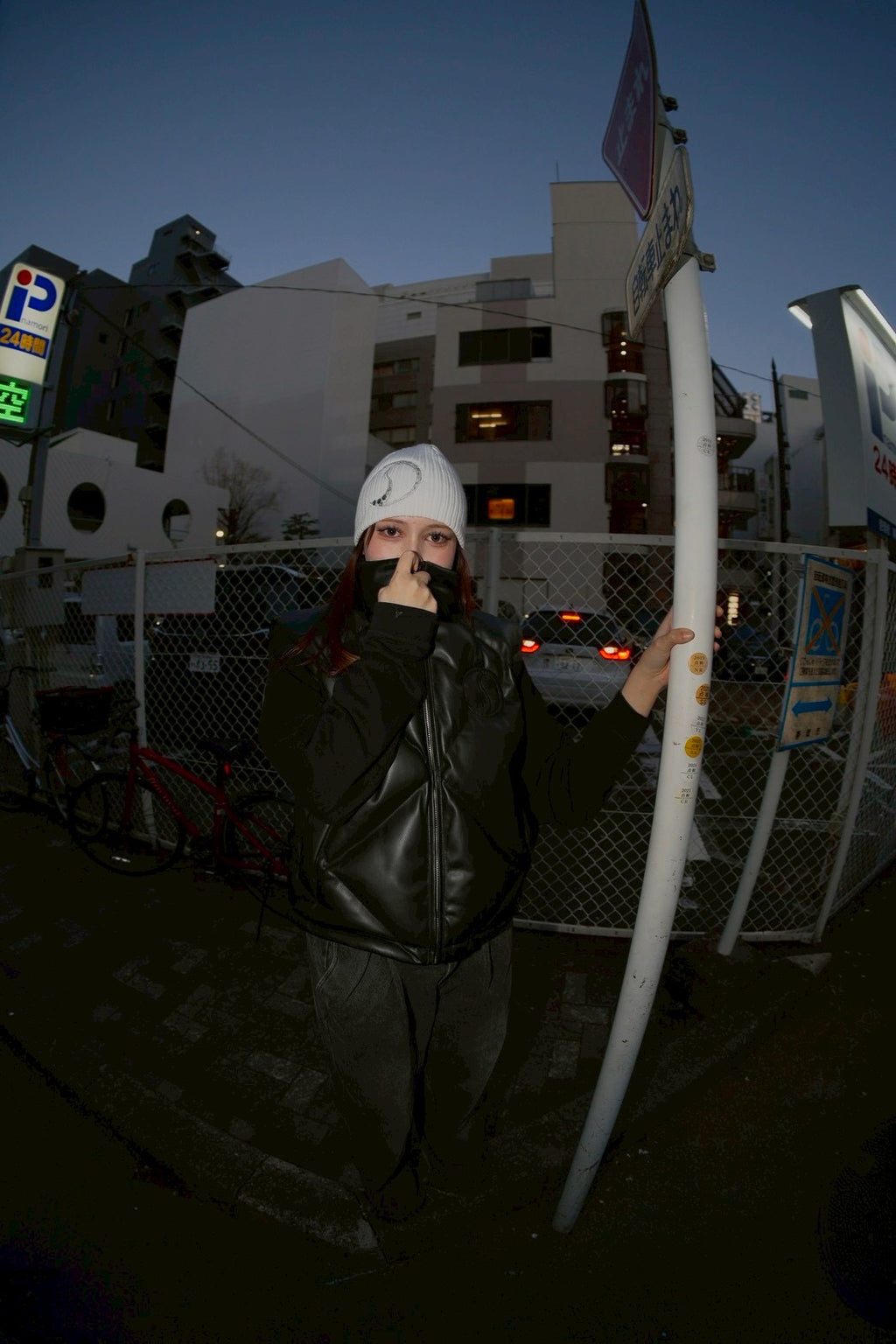 CRACK LEATHER DOWN VEST