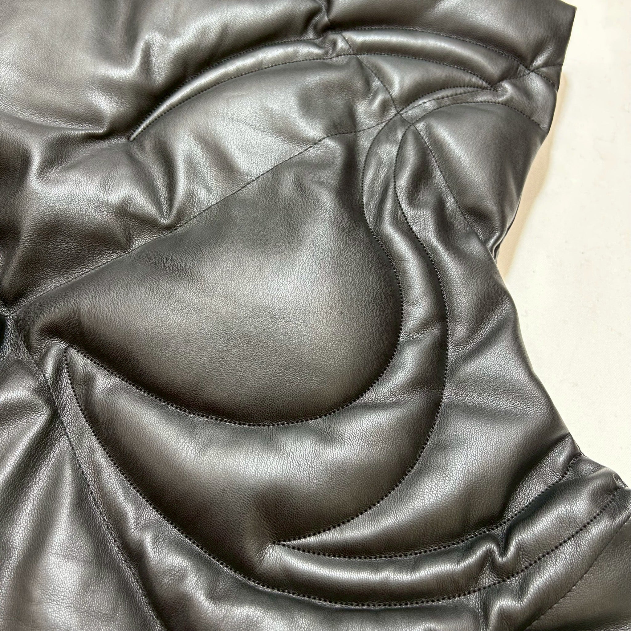 CRACK LEATHER DOWN VEST