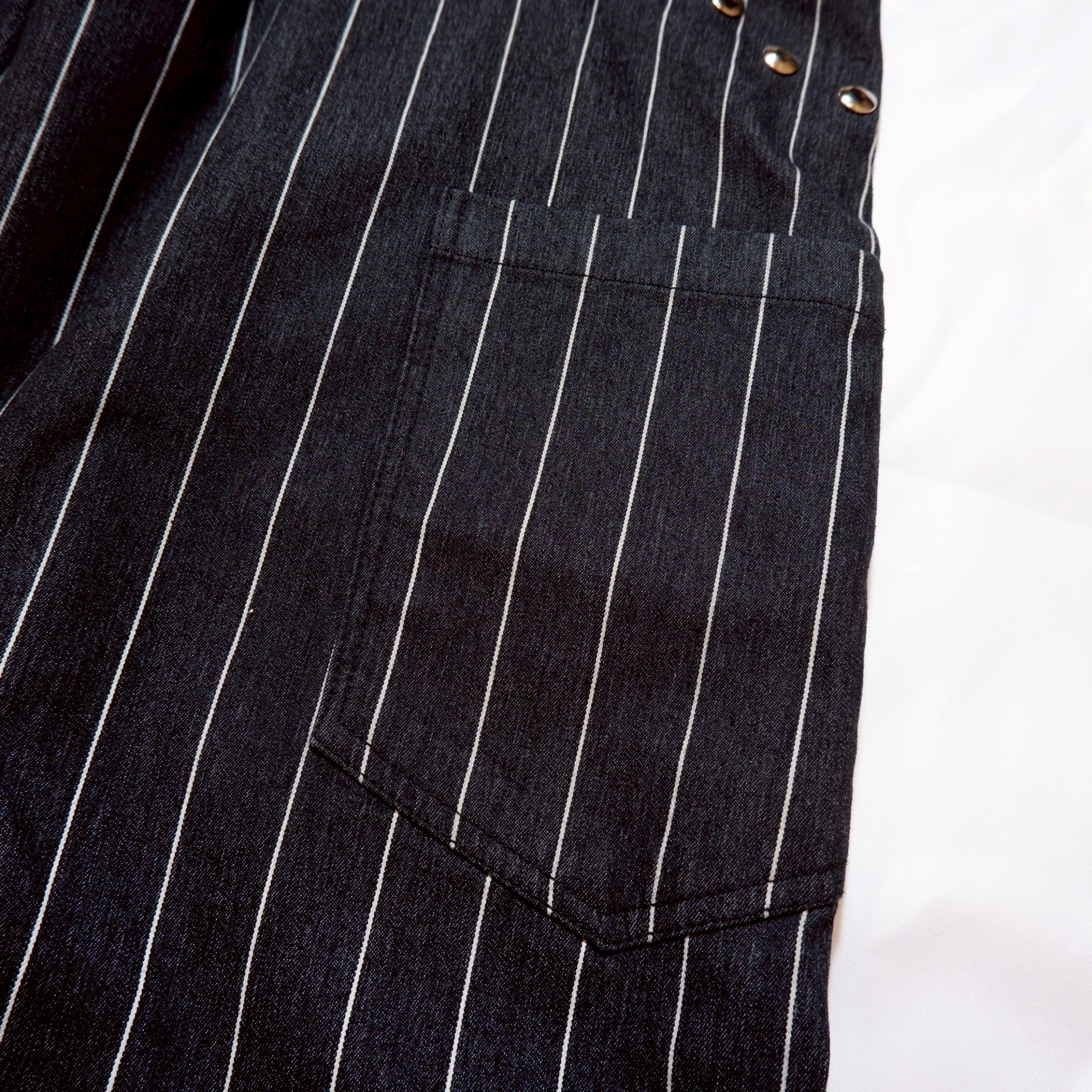 FLOWER STUDS STRIPE DENIM PANTS