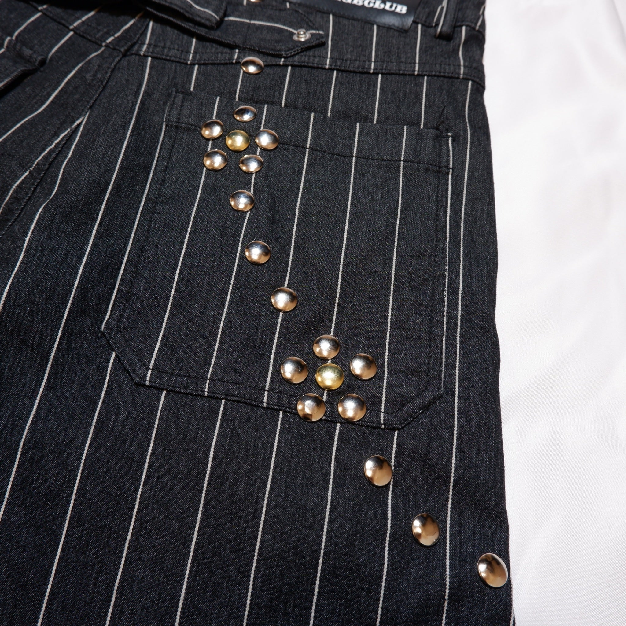 FLOWER STUDS STRIPE DENIM PANTS
